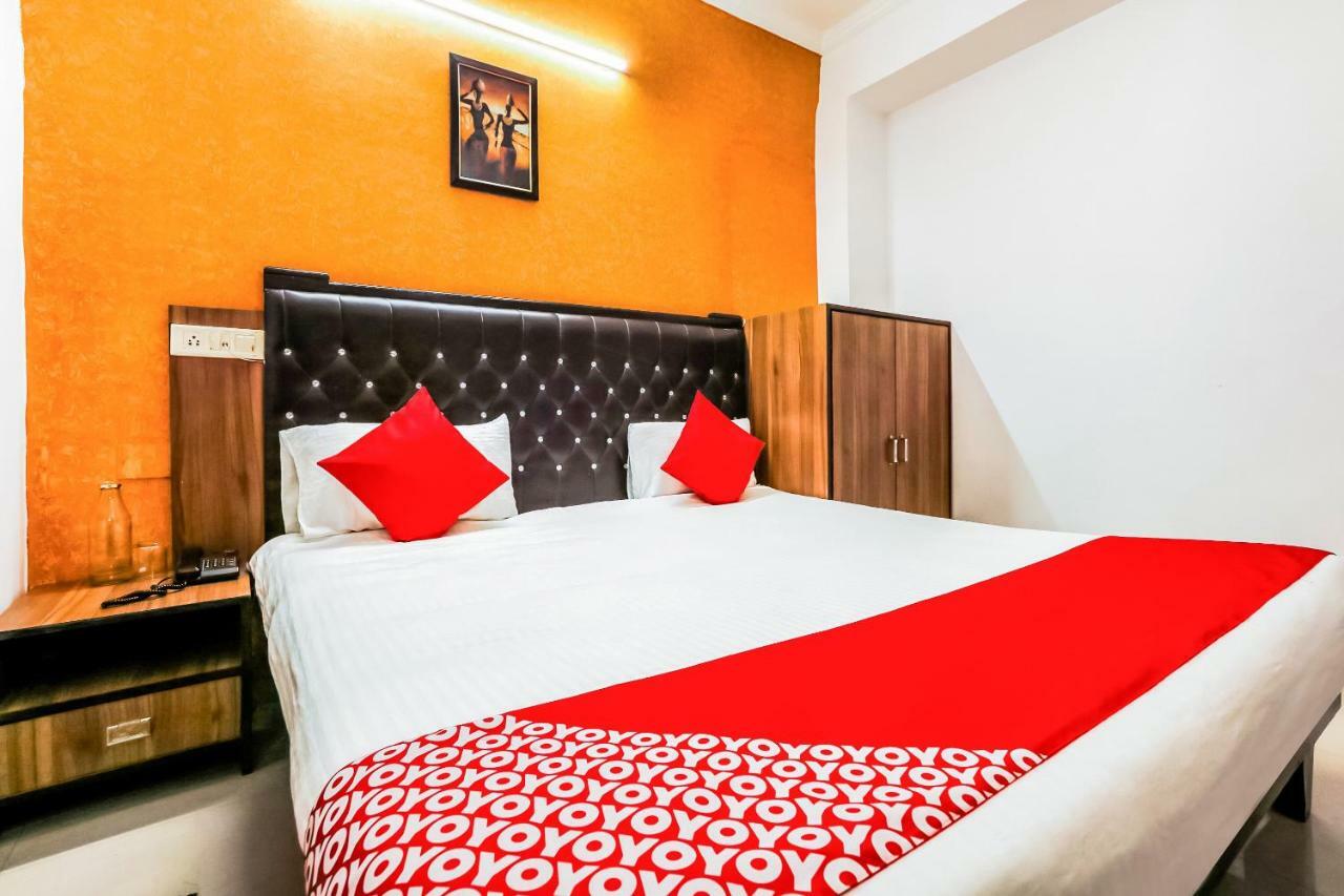 Oyo Flagship 37488 Hotel R V Regency อัมริตสา ภายนอก รูปภาพ